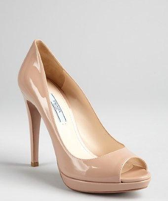 nude pumps