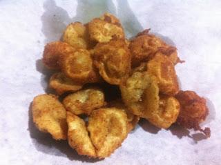 Tortellini fritti con salsa al parmigiano