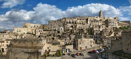 Matera, una storia secolare scavata nella pietra