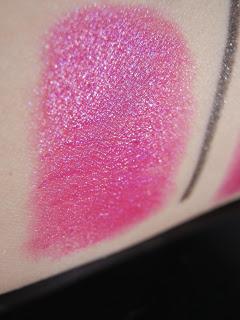 Confronto tra rossetti fucsia