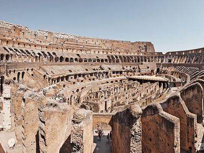 Colosseo a rischio crollo, l'allarme dell'associazione Italia Nostra