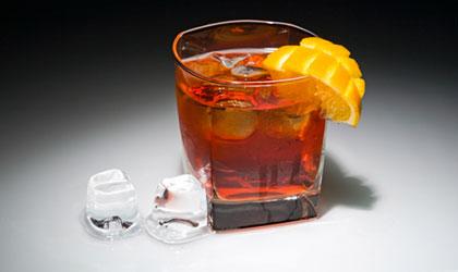 Il COCKTAIL NEGRONI: INGREDIENTI, PREPARAZIONE E STORIA