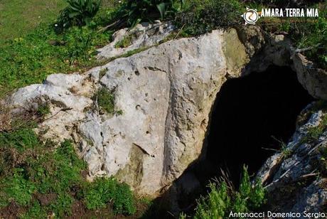 FOTO - Trekking archeologico, la Necropoli di Monte Pucci a Vico del Gargano