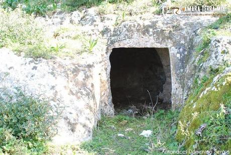 FOTO - Trekking archeologico, la Necropoli di Monte Pucci a Vico del Gargano