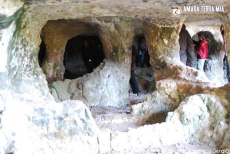 FOTO - Trekking archeologico, la Necropoli di Monte Pucci a Vico del Gargano