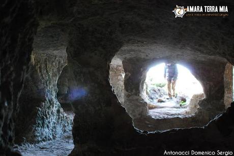 FOTO - Trekking archeologico, la Necropoli di Monte Pucci a Vico del Gargano
