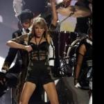 Taylor Swift sexy sul palco, Harry Styles: “Mi è sembrata splendida”