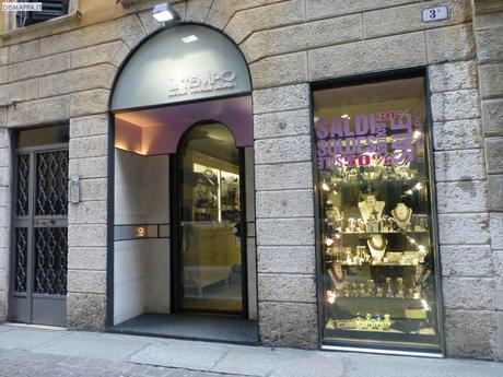 Negozi accessibili in via Stella, Verona Negozi accessibili in via Stella, Verona