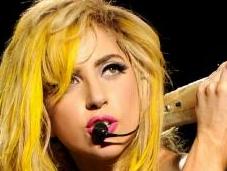 Lady Gaga operata all'anca