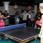 Modelle Sport Illustrated giocano a ping pong 02