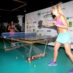 Modelle Sport Illustrated giocano a ping pong 06