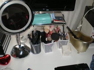 Nuova postazione make up!!! Lavori in corso.. ;)