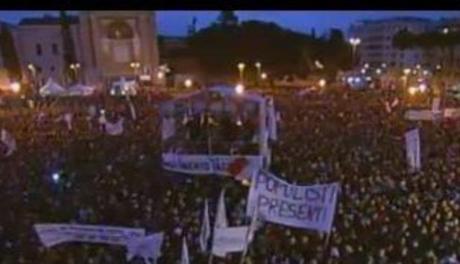 20130222 piazza san giovanni Beppe Grillo riempie Piazza San Giovanni a Roma ma la stampa non può esserci