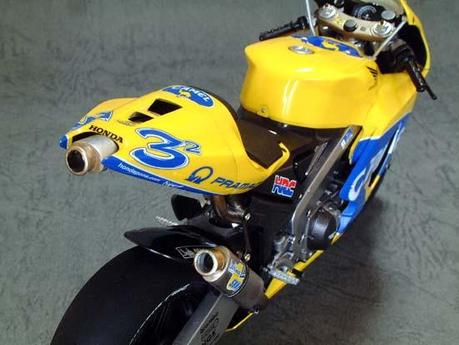 Honda RC 211V Team Honda Pons 2003 by Garage467 Connection (Tamiya)