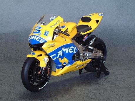 Honda RC 211V Team Honda Pons 2003 by Garage467 Connection (Tamiya)