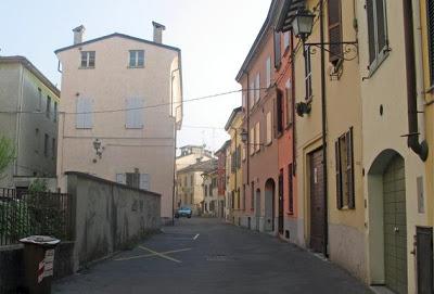 Fidenza: Contrada  San Bernardo e vicolo Arnaldo da Brescia