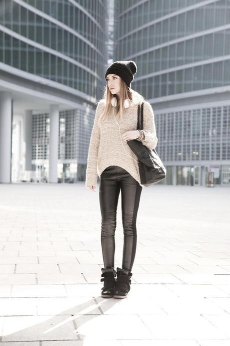 OUTFIT 1 - 2 SWEATERS OUTFIT 1 - 2 SWEATERS