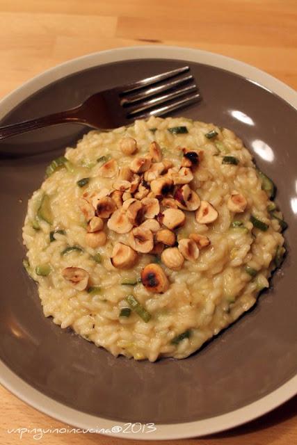 Risotto con zucchine, brie e nocciole tostate