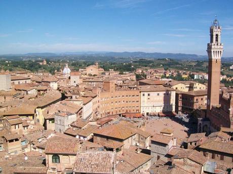 Blogger in partenza per Siena: è in arrivo “Un terzo ciascuno”