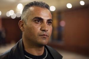 Emad Burnat, regista del candidato agli Oscar “5 Broken Cameras”, bloccato in aeroporto