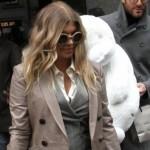 La cantante Fergie, in dolce attesa, shopping a Milano01