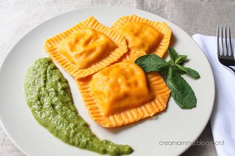 Ravioloni di baccalà con crema di piselli alla menta