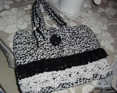 shabbychic,fettuccia bianca e nera, con pizzo