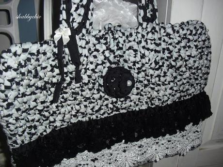 shabbychic,fettuccia bianca e nera, con pizzo