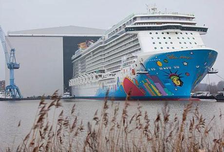 Entra in scena la nuovissima Norwegian Breakaway, la più grande nave da crociera mai costruita in Germania