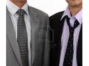Cravatta allentata torna moda: favorevoli contrarie?