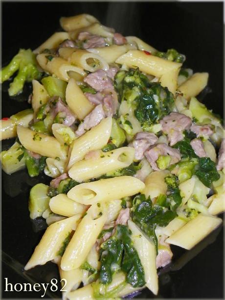 PENNETTE PICCANTI CON VITELLO BROCCOLI E SPINACI
