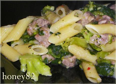 PENNETTE PICCANTI CON VITELLO BROCCOLI E SPINACI