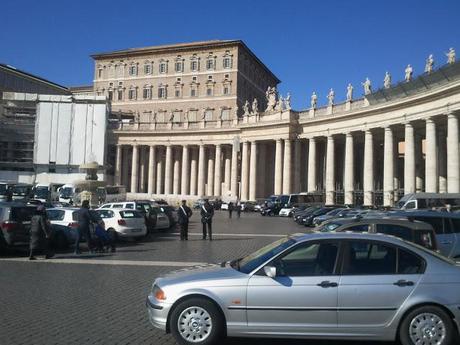 Le condizioni di Piazza San Pietro. Ora avete capito perché Ratzinger ha deciso di andarsene?