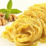 Ricette di primi: tagliatelle al pesto di noci