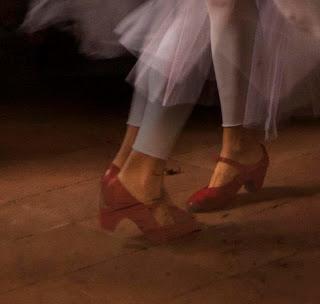 Dancing with myself- variazione per scarpe e sangue