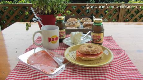 bagel con salmone affumicato e robiola