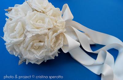 MATRIMONIO: BOUQUET (E COORDINATI) DI ROSE IN CARTA DI RISO AVORIO