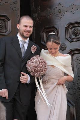 MATRIMONIO: BOUQUET DI ROSE E COORDINATI CON I... PIROTTINI PER CUPCAKES  :-)