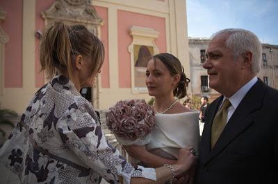 MATRIMONIO: BOUQUET DI ROSE E COORDINATI CON I... PIROTTINI PER CUPCAKES  :-)