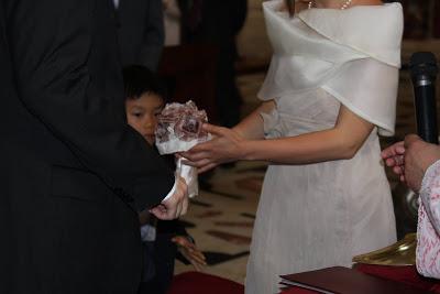 MATRIMONIO: BOUQUET DI ROSE E COORDINATI CON I... PIROTTINI PER CUPCAKES  :-)