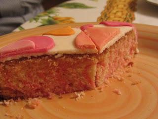 Passo passo torta zebbrata rosa a forma di cuore