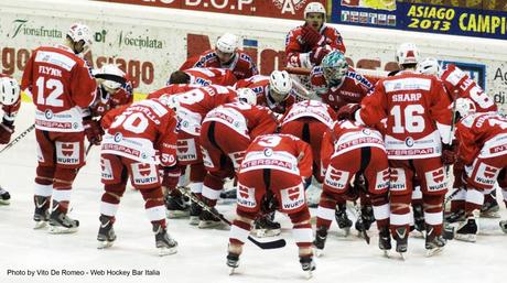 Hockey su ghiaccio: il Bolzano annulla il primo match point dell’Asiago  e ci crede ancora. Renon,Valpusteria e Valpellice  guadagnano il primo match point. (By Vito De Romeo)