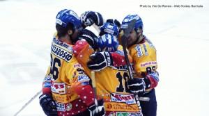 Hockey su ghiaccio: il Bolzano annulla il primo match point dell’Asiago  e ci crede ancora. Renon,Valpusteria e Valpellice  guadagnano il primo match point. (By Vito De Romeo)