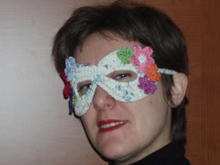 Maschera di carnevale ad uncinetto 