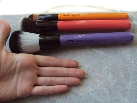 Review - Neve Cosmetics Glossy Artist Brushes