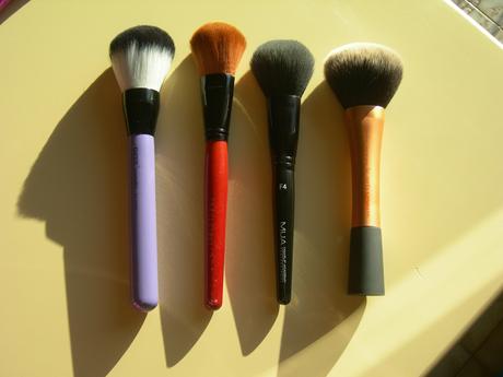 Ecco il set dei Glossy Artist Brush di Neve Cosmetics!