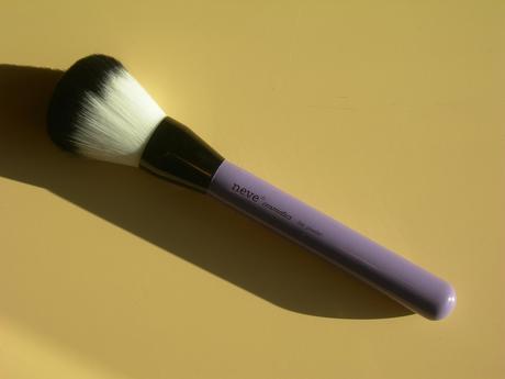 Ecco il set dei Glossy Artist Brush di Neve Cosmetics!