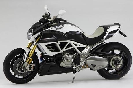 Ducati Diavel AMG DVC by Moto Corse