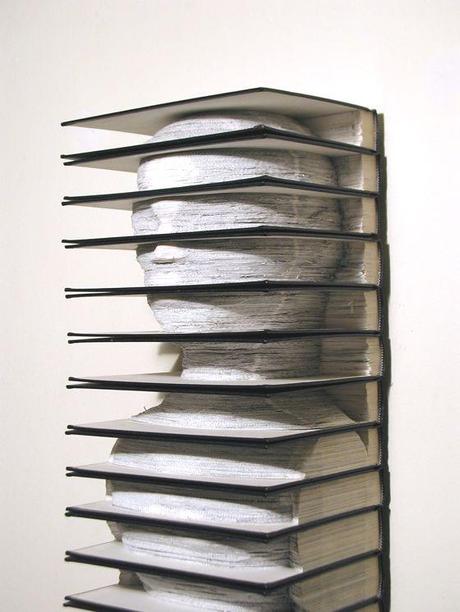 MERAVIGLIOSI EFFETTI DI SURFACE DESIGN NELLE SCULTURE CON I LIBRI DI BRIAN DETTMER