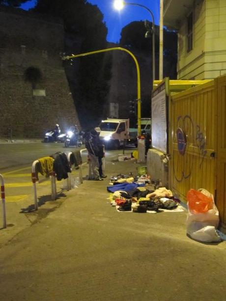 Il mercato della robbba rubbbata a San Giovanni in Laterano. Sì, proprio lì...